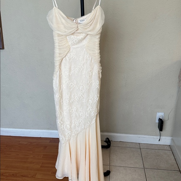 House of CB 'Felicia' Vanilla Chiffron & Lace Gown NWOT size S D-DD - Picture 9 of 14